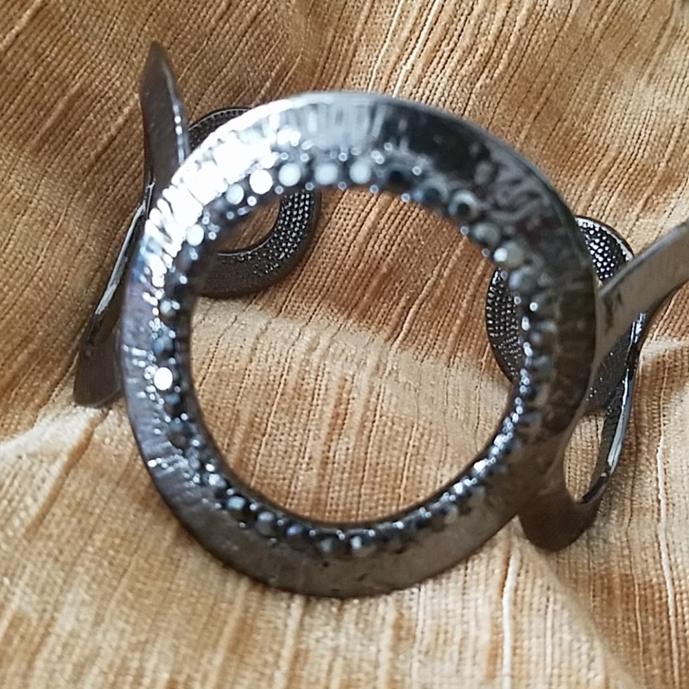 CUFF BRACELET
